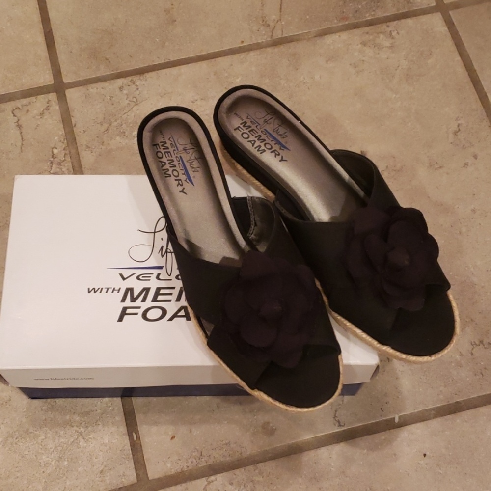 NIB Life Stride Espadrilles w/Box